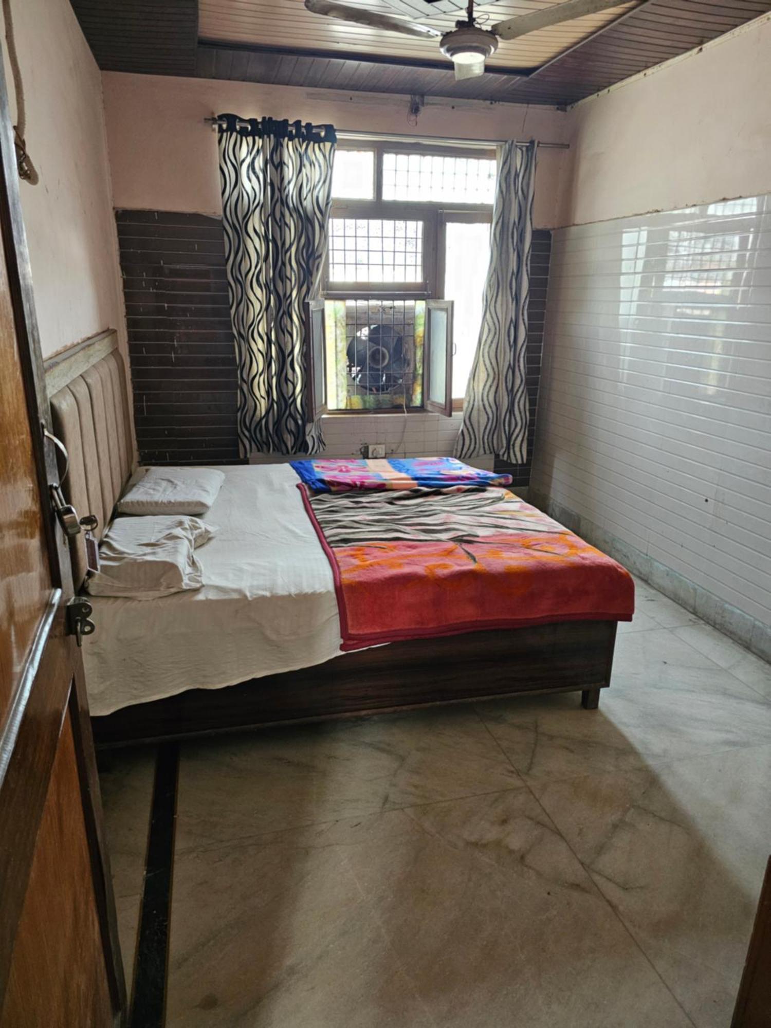 מטורה Subhadra Guest House חדר תמונה
